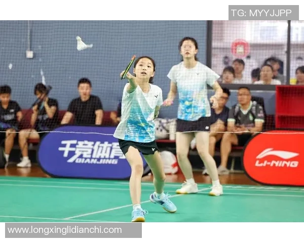 成都羽毛球队勇攀高峰的奋斗历程与冠军赛背后的故事分享 成都羽毛球队勇攀高峰的奋斗历程与冠军赛背后的故事分享