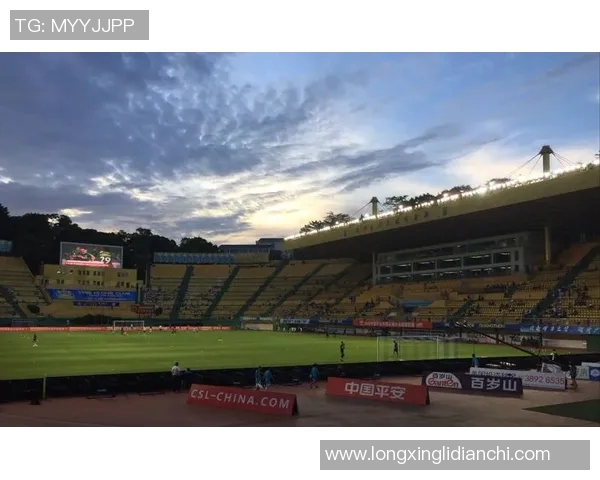 赛后分析:北京足球队与广州足球队的耐力对决全景回顾 赛后分析:北京足球队与广州足球队的耐力对决全景回顾